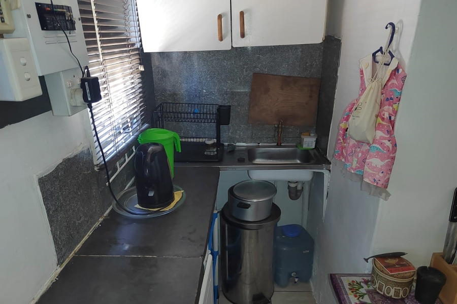 2 Bedroom Property for Sale in Lavender Hill Western Cape